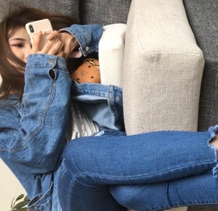 情侣互动百度盘私拍外流合集1V1.35G，试衣间丝足互动