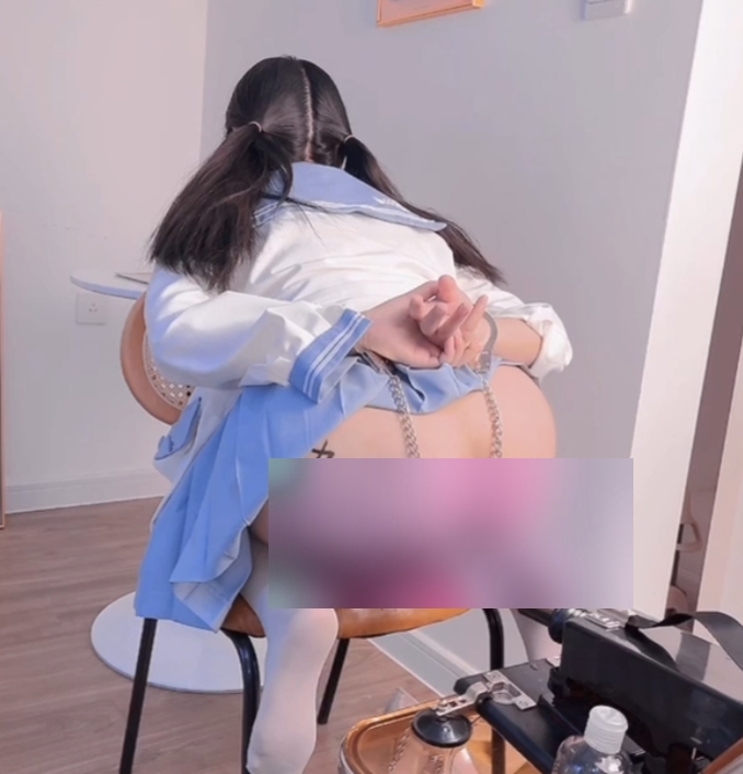 户外快手小乖乖女胡九万最新合集6V1.19G，水晶棒互动解压