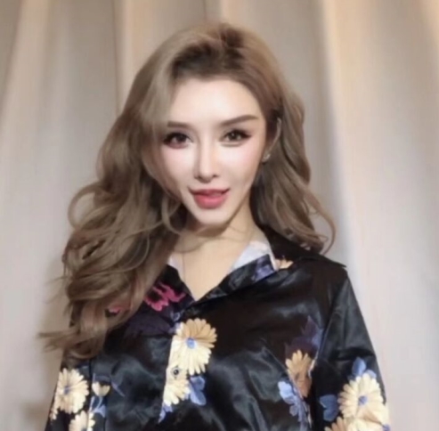 抖音网红御姐小喵大宝私拍合集28P21M，气场十足