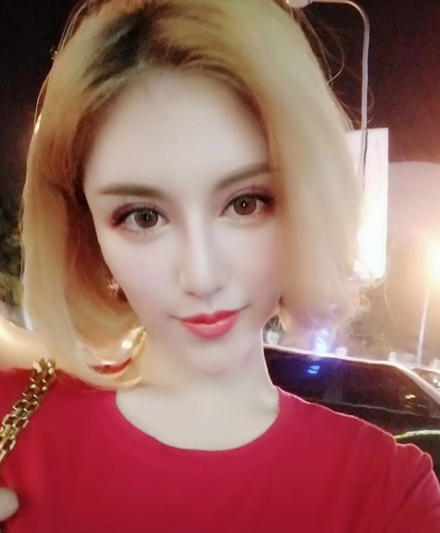 抖音网红御姐小喵大宝私拍合集28P21M，气场十足