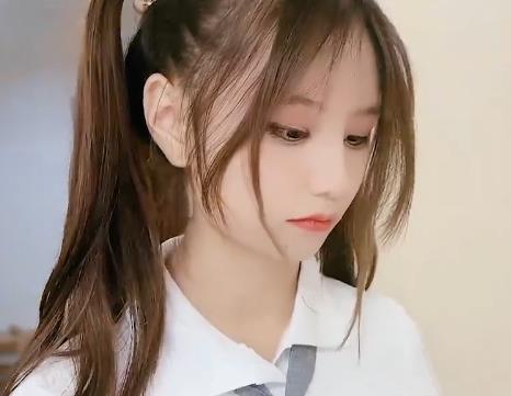 91茄子阿雅（娜美）无水印清纯自拍合集26V9.5G，展现青春活力