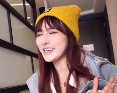 道具秀费爵娜火爆回归最新合集1V700M，21分钟精彩作品