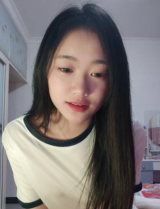 抖漫小师妹半糖妹妹私拍52部38.8G展示