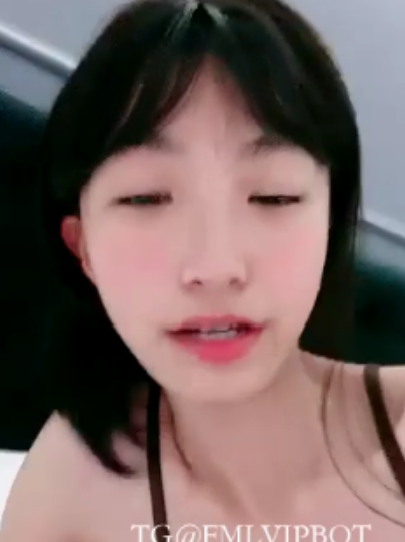 推特呜崽酱学妹反差作品合集3部2.8G