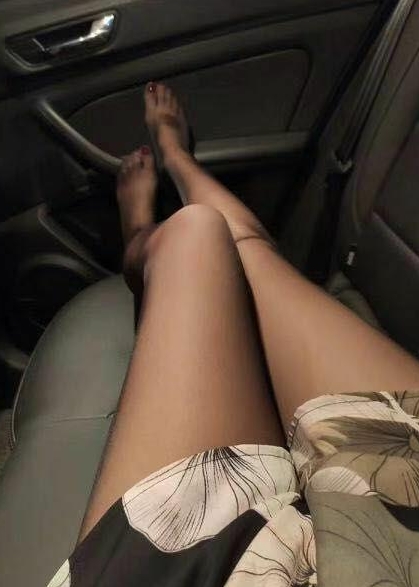 蜜桃吖英语老师私拍展示课堂实录6部6.6G优质珍藏