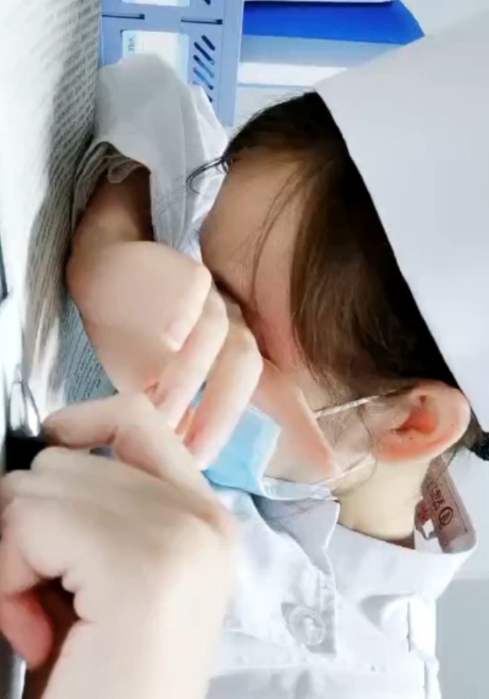 babyii护士装社死现场自录视频完整版1.73G办公室玩具给作