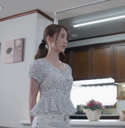 哔哩李知恩明星换脸劲爆合集1部2G太顶了