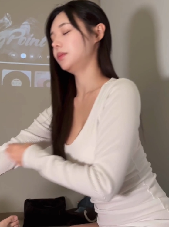 徐婉精油按摩特别服务2.18GB推特展示