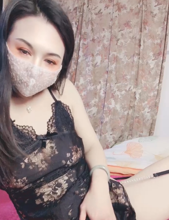 俏俏钢管舞一字马热舞16部17.2G火辣