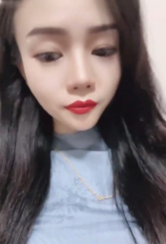 鱼鱼长腿老板娘12v17g浑圆