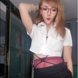 快手万粉大V网红（陈小魔）尺度大挑战合集