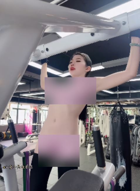 小莹子AI脱衣真实身体视频1部299M网盘太顶了
