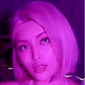 17G推特凯蒂Kitty付费福利64部合集优质身材