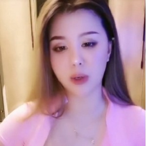 私藏蜜桃臀妹子视频1V248M这弧度太顶了