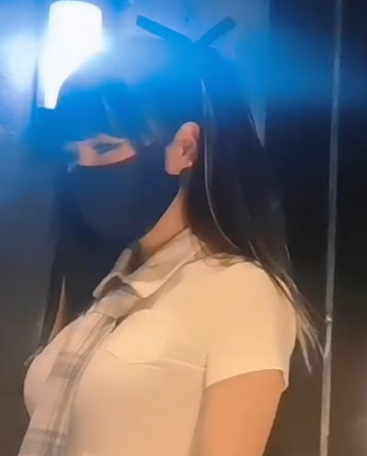娜娜糖心VIP黑丝JK互动9部2G太顶了